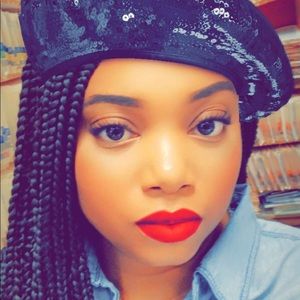 Meet your Posher, Monique